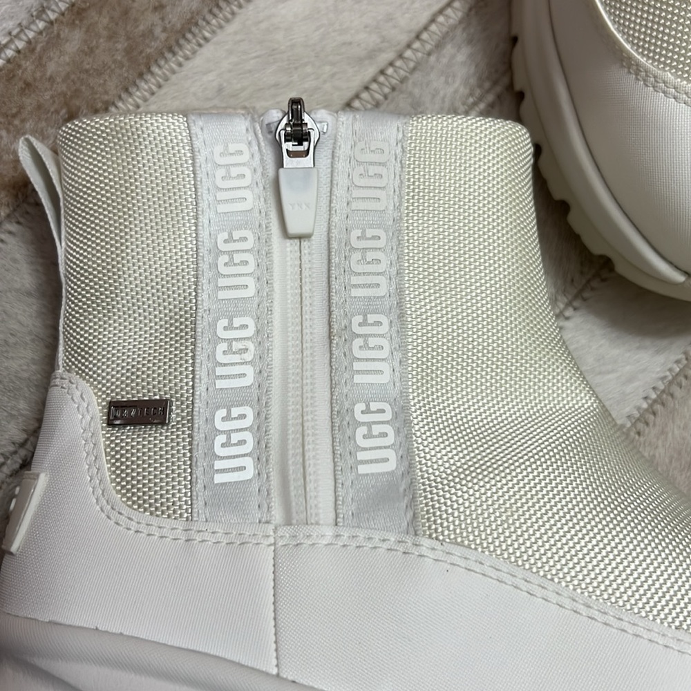 Ugg woman’s booties - Picture 8 of 10